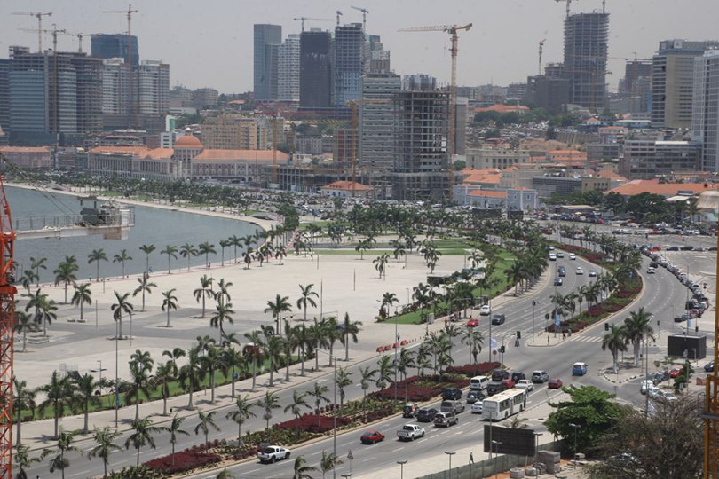 Angola. Um País. Um Povo.